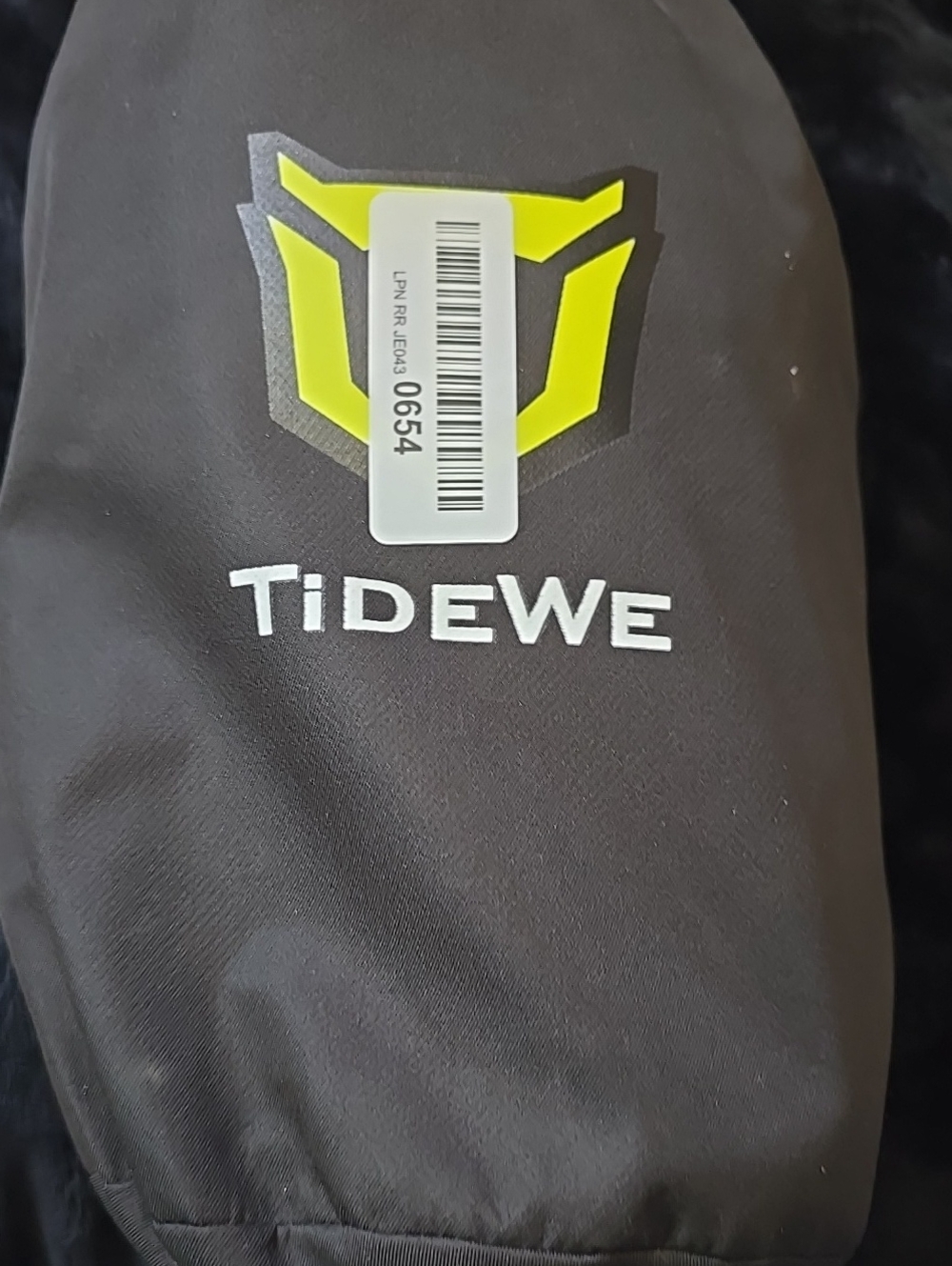 TIDEWE Black Jacket with Neon Yellow Logo